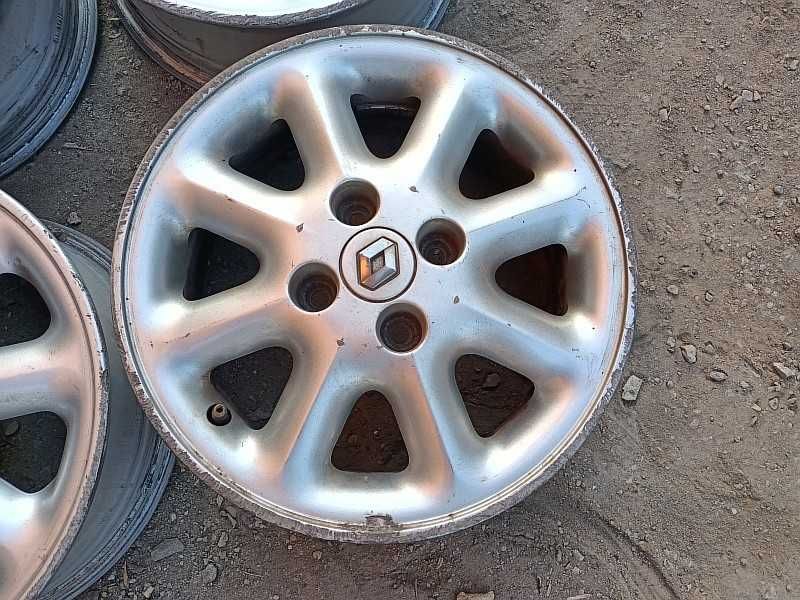 Продам оригинальные легкосплавные диски на Renault.