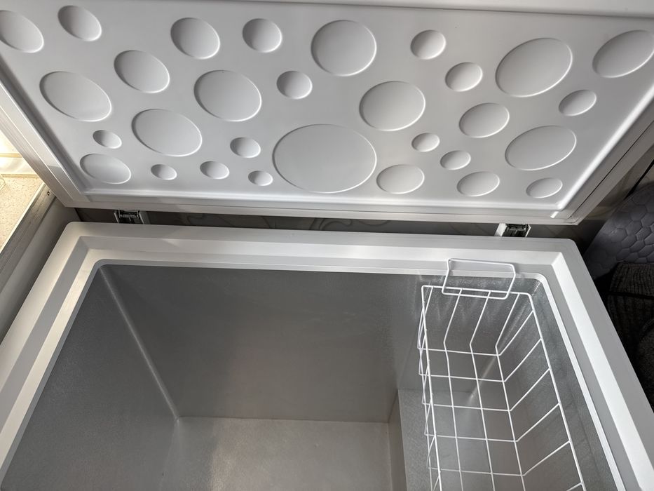 Продам морозильник Haier HCE203R — новый