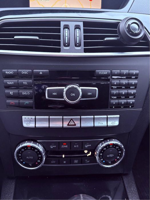 Mercedes C-Class W204 // Facelift // 2012 // Full LED // Navi mare //