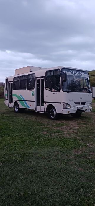 Isuzu avtobus 2012. 26 talik