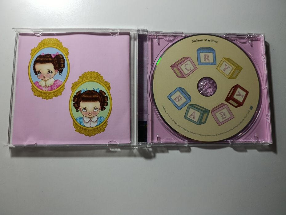 CD Cry baby Melanie Martinez