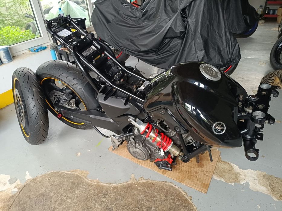 Dezmembrez Yamaha mt03 660