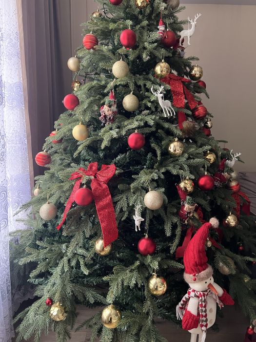 Продается ёлка с игрушками, 2,4 м