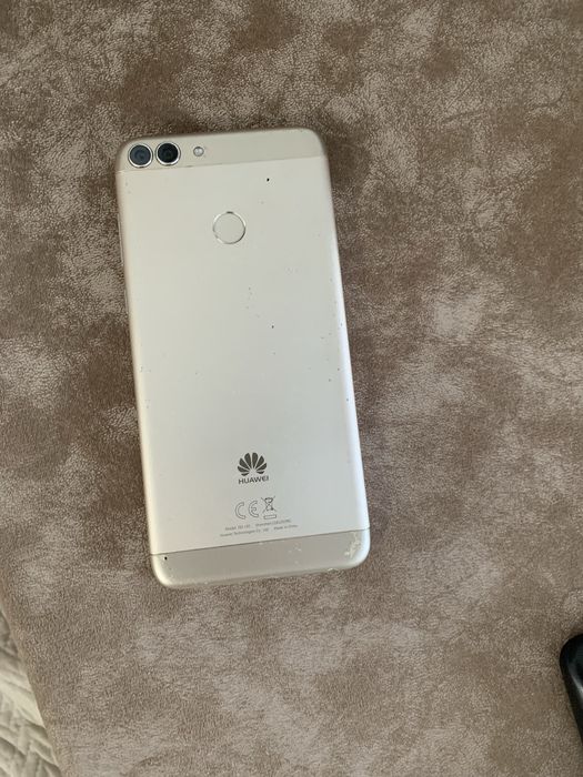 Продам в коробке с документами телефон