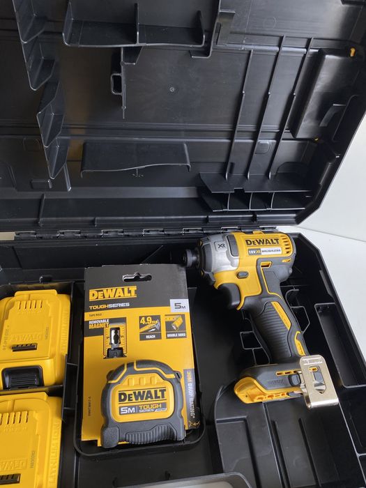 DeWALT Комплект - Ъглошлайф , Винтоверт , Импакт 18V Brushless