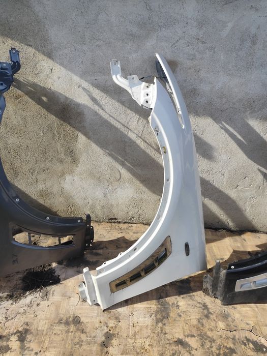 Ляв и Десен калник -Infiniti fx30-Qx70 -