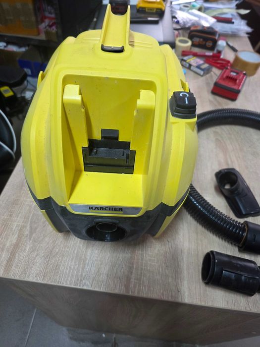 Aspirator umed si uscat Karcher WD 1