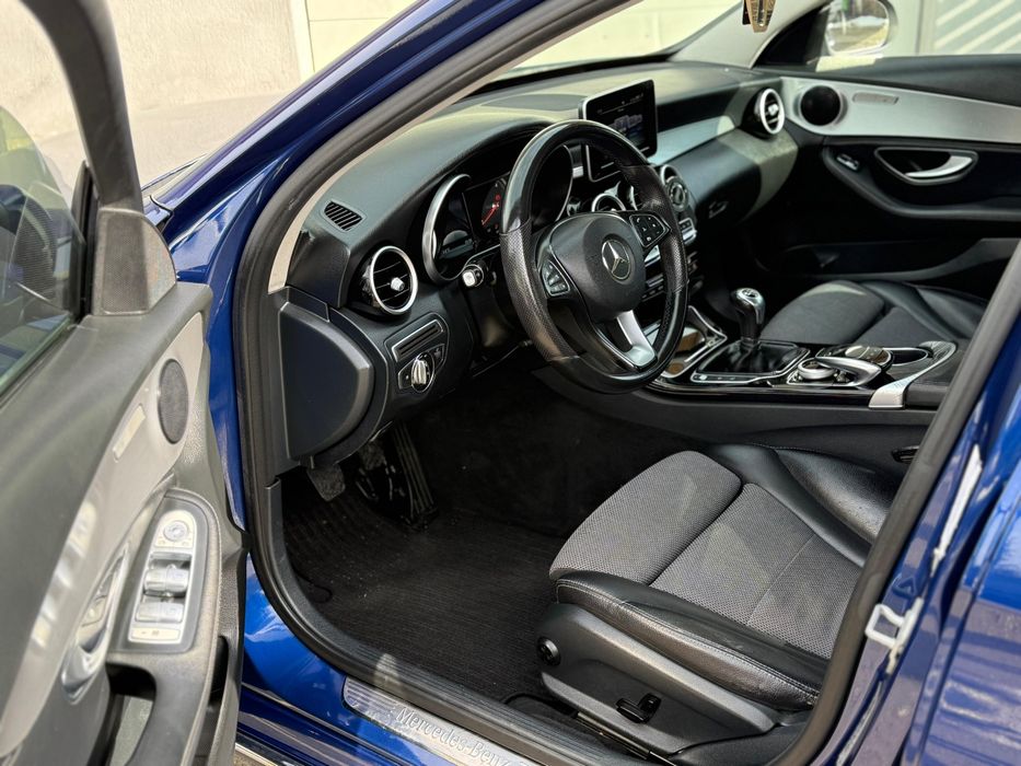 Mercedes C200 , Avantgarde , 2015 , Culoare Superbă