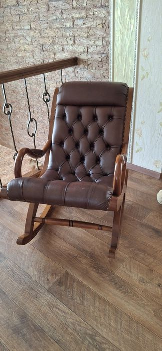 Продаю кресло-качалку