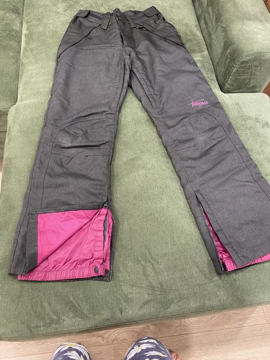 Горнолыжные брюки, куртка и защитные шорты