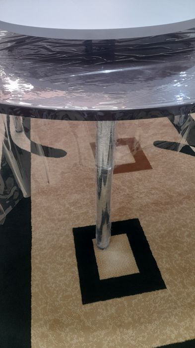 Акция. Продаётся новый большой круглый стол.