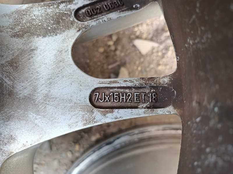 Продам оригинальные легкосплавные диски на BMW 5 e34