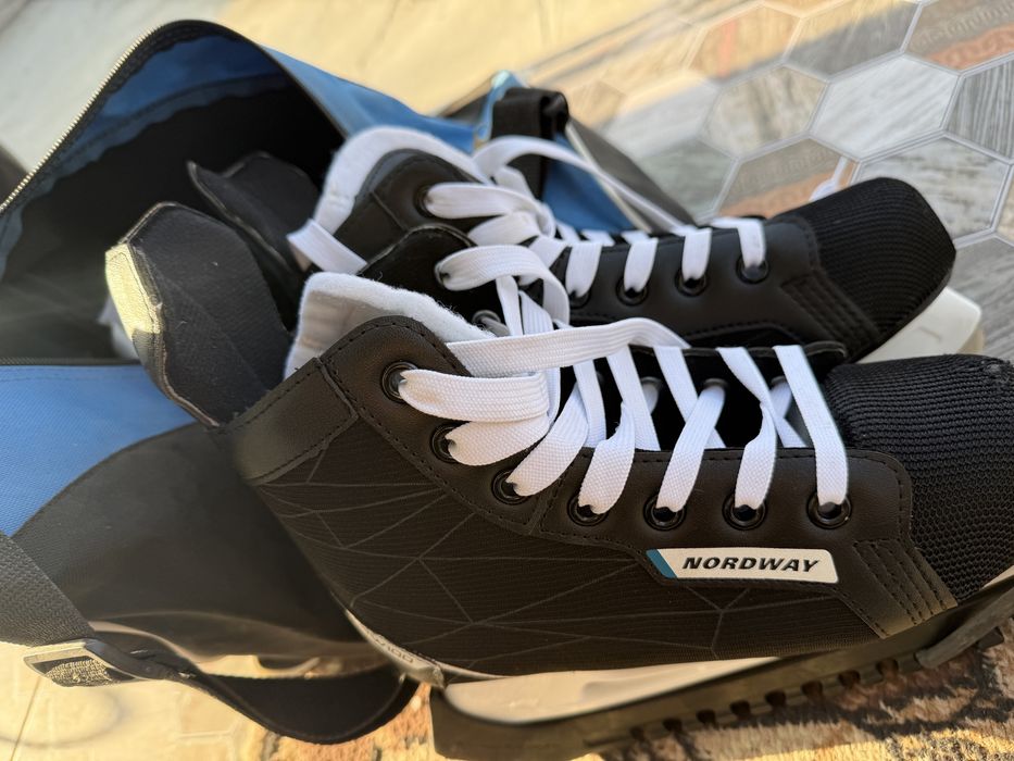 Продам коньки за 7000 тенге размер 36