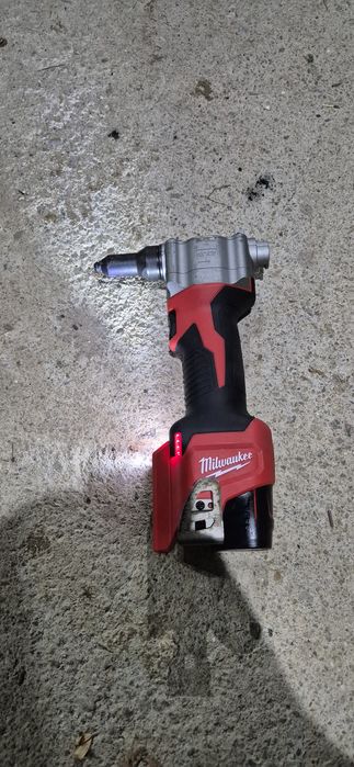 Pistol nituri/pop nituri Milwaukee M12 BPRT
