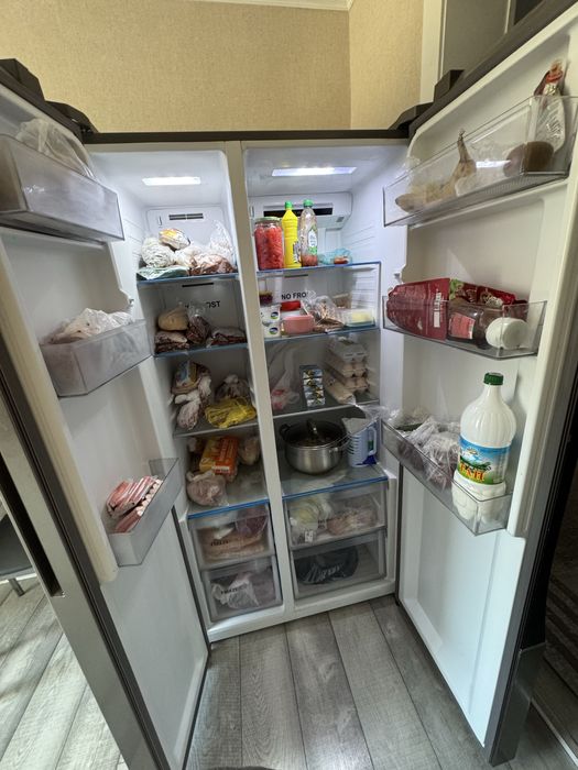 Продам двухдверный холодильник Haeir