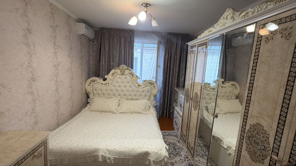 Продается спальный гарнитур