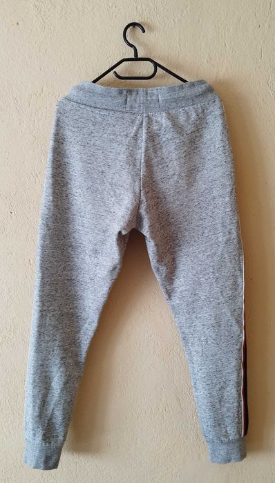 100% Оригинално страхотно мъжко ватирано спортно долнище SUPERDRY!