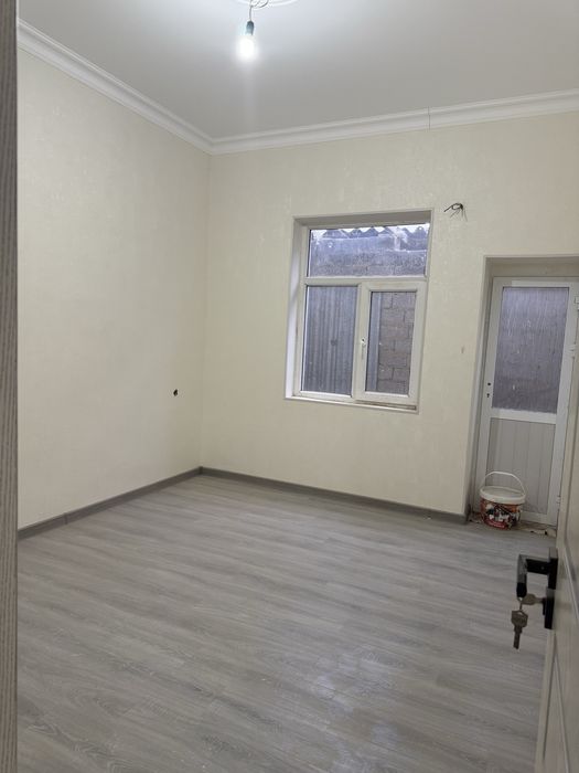 Uy sotiladi 1.5 sotik 2 etajli pishgan gishtdan qurilgan …