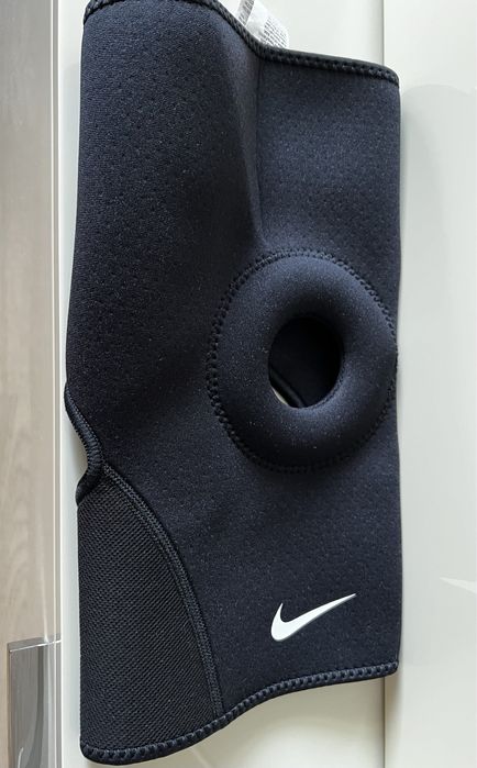 Nike оригинальный наколенник L