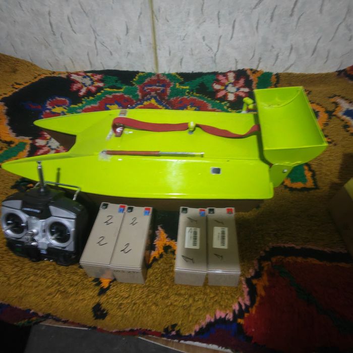 Лодка за захранка