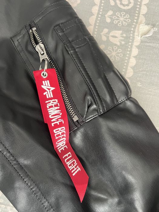 Яке Alpha Industries