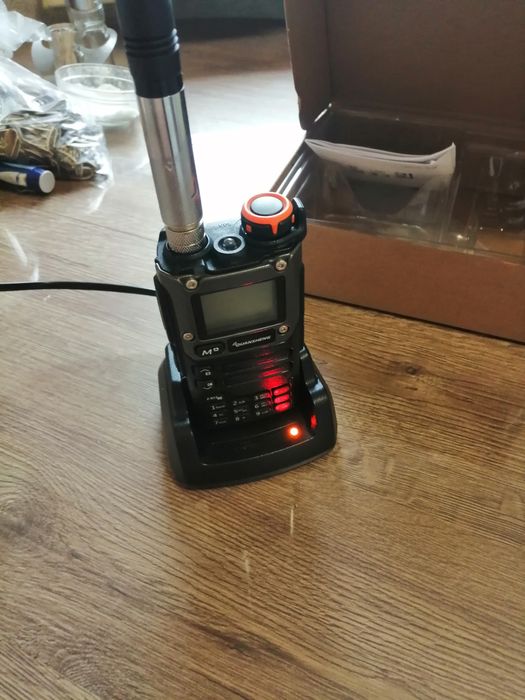 Радиоприемник маленький.