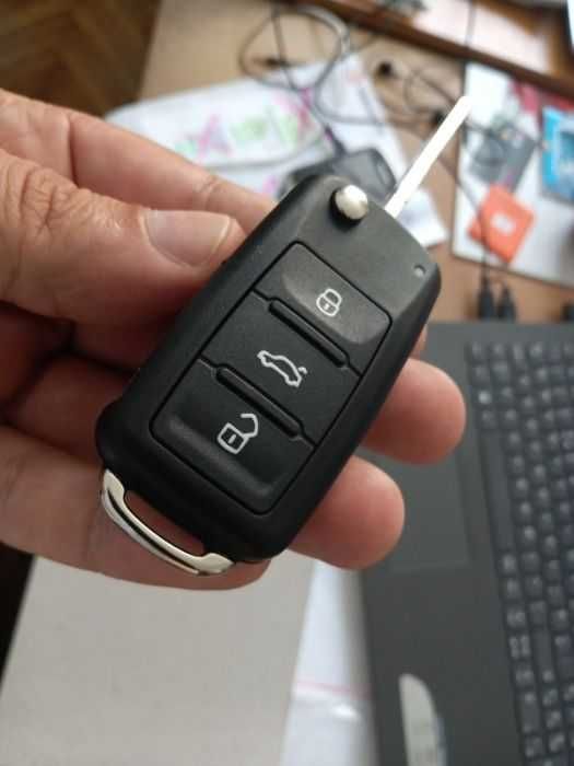 Carcasa cheie telecomanda VW Golf 6, Polo MK6 cu 3 butoane tip briceag