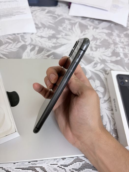 IPhone 11 128GB в хорошем состоянии