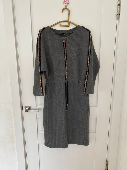 Платья продаются Көйлектер сатылады