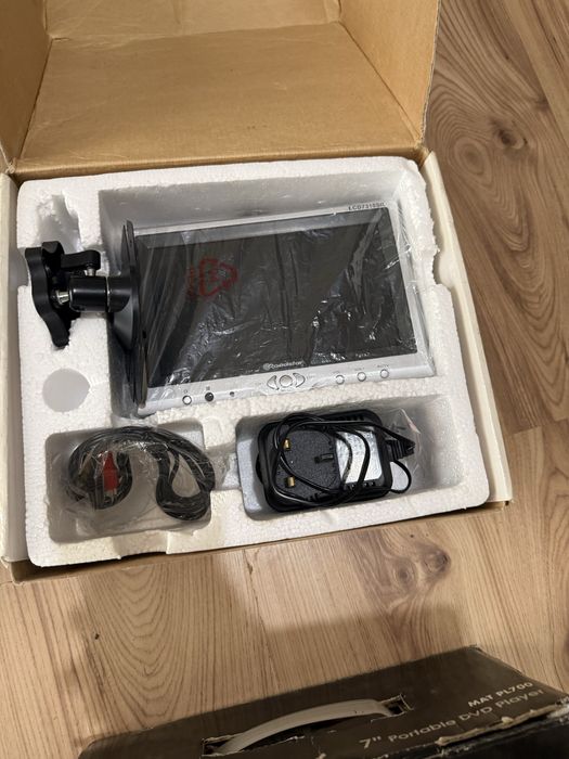 Монитор/DVD за автомобил