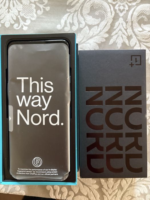 Telefon One Plus Nord
