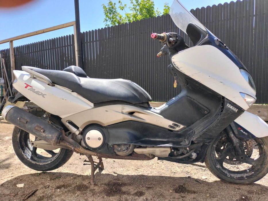 Vând scuter t max 500