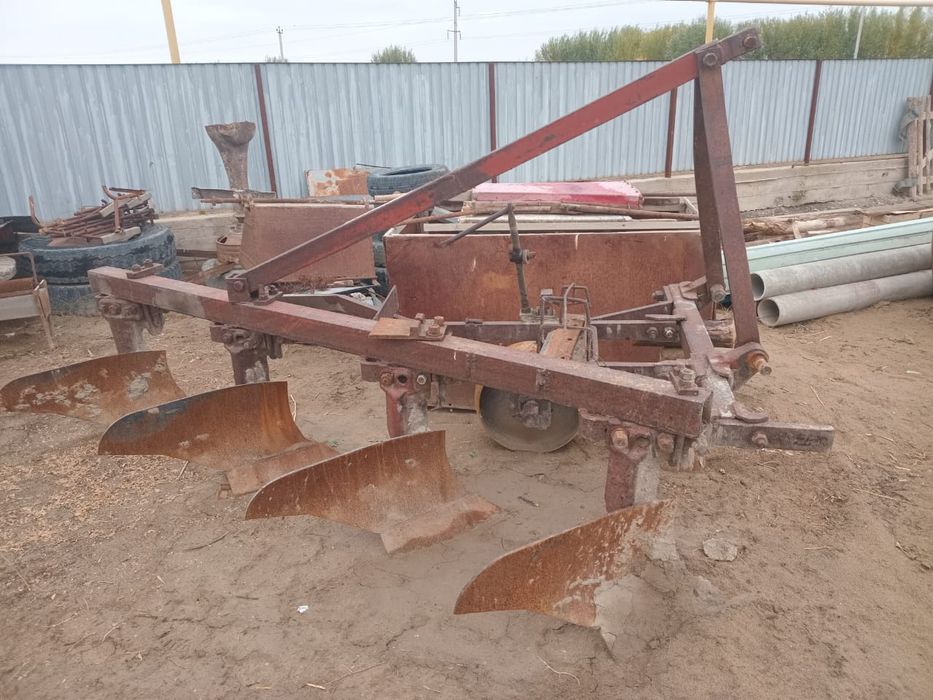 ДТ-75 бульдозер.