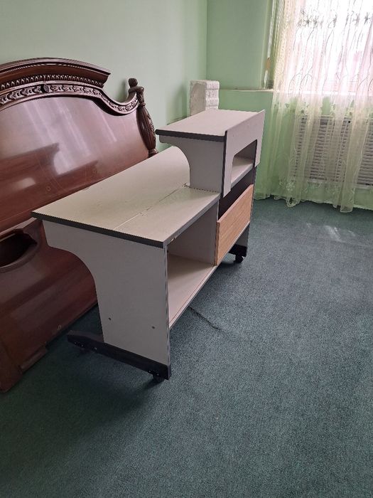 Продаётся компьютерный рабочий стол.  Состояние отличное.