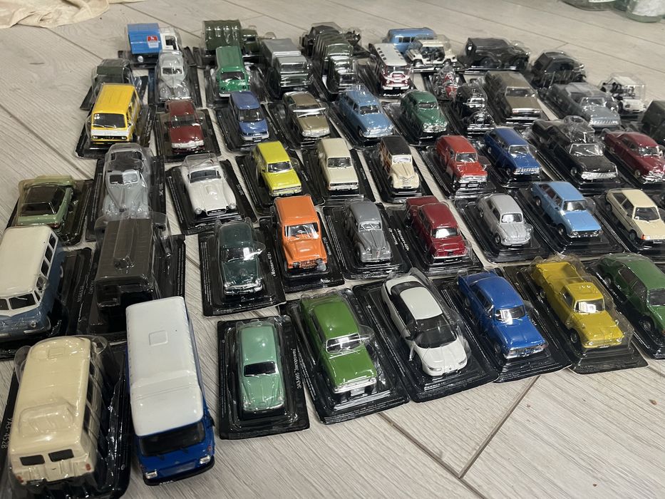 СРОЧНО продаются модели машин 1:43