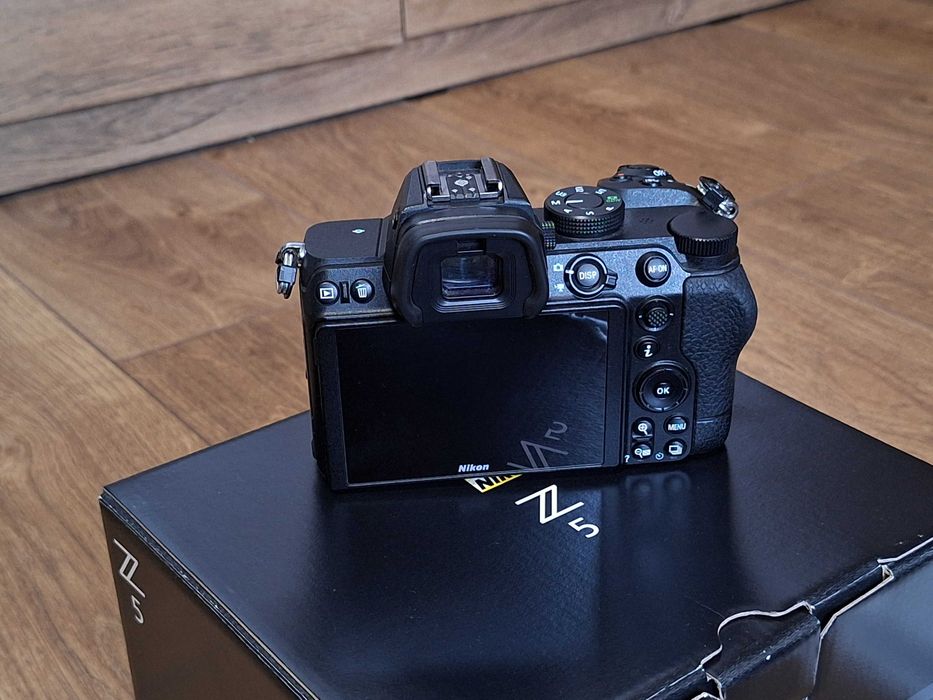 Продавам Nikon Z5 - 30k кадъра - 550 EUR