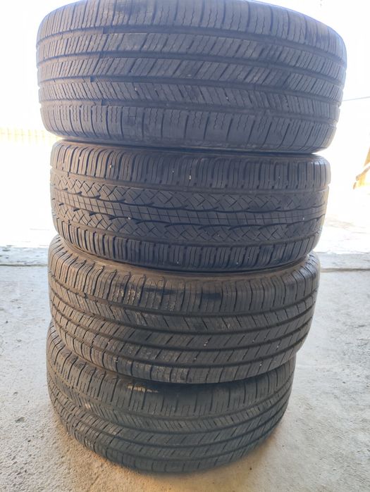 Продам шины Michelin Defender 215/55 R17.