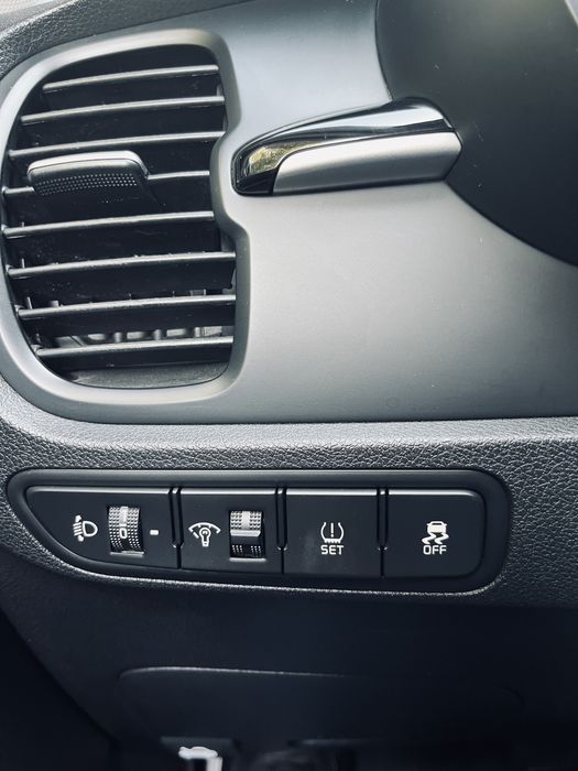 Продам Kia Rio X line