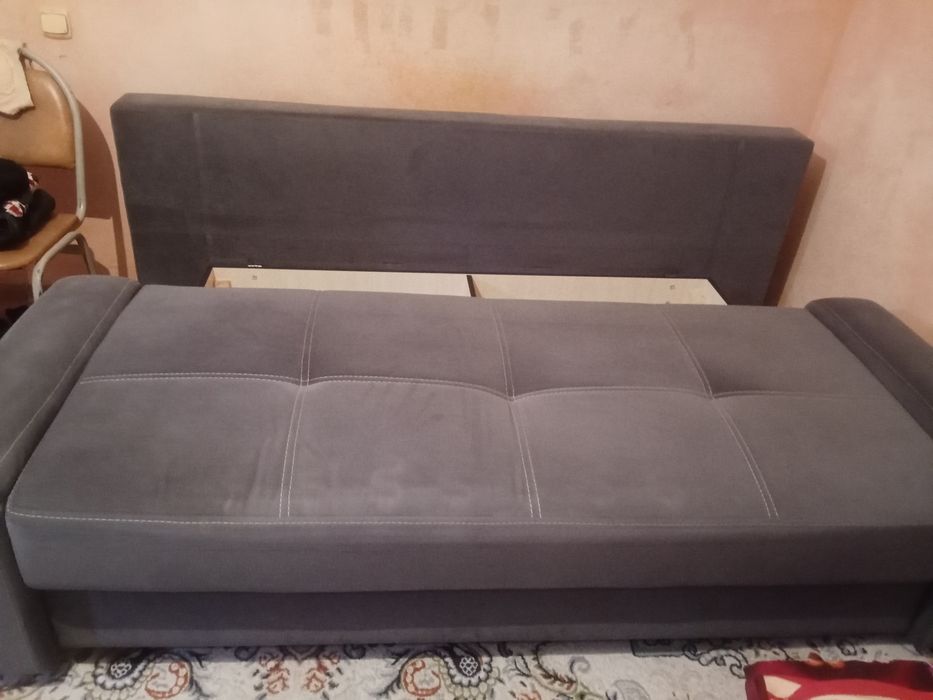 Продам диван хорошем состояние.