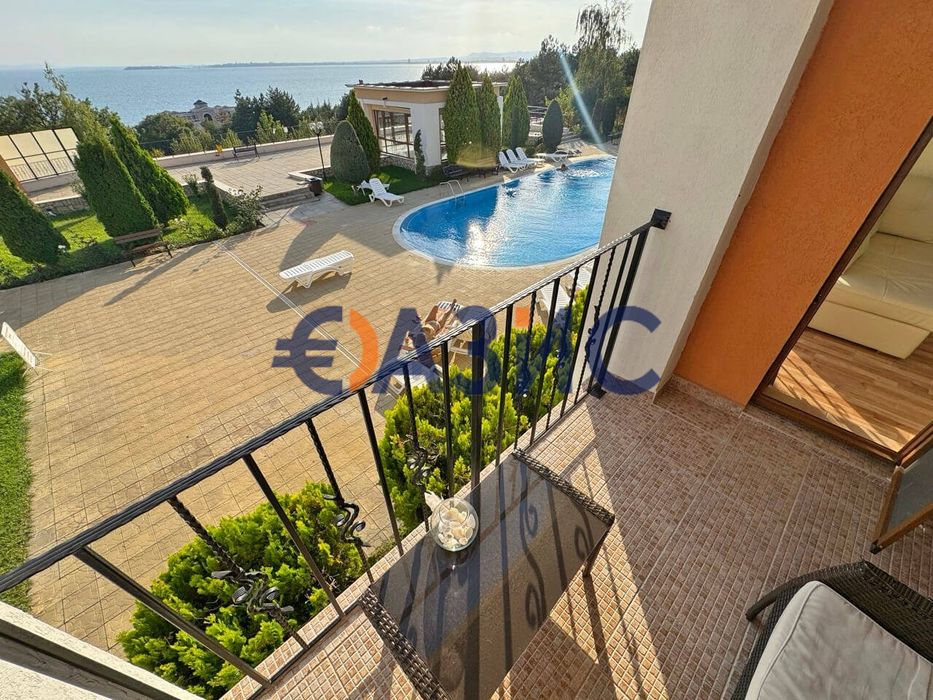 Тристаен апартамент в комплекс Sea Fort, 77 кв.м., Свети Влас,