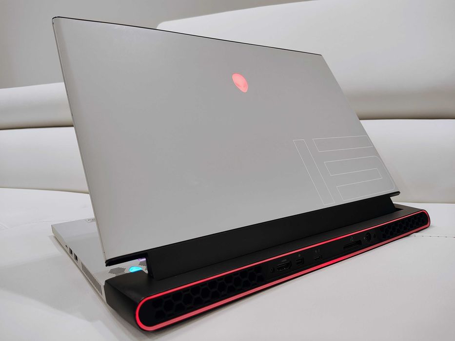 Laptop Gaming Alienware ,display 300hz, Intel Core i7-10870H,, ram 32 GB, NVIDIA GeForce RTX 3070 8GB, Windows 11 Pro