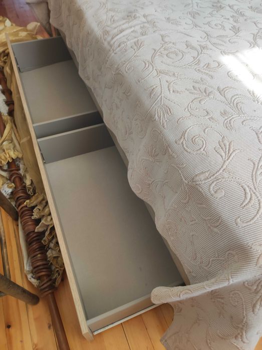 Легло с матрак + ракла и шкафчета