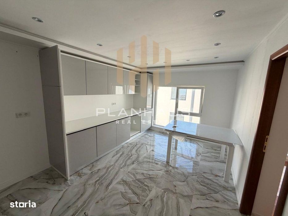 Apartament de vânzare 4 camere, Strada Victoriei, Baia Mare Complex re