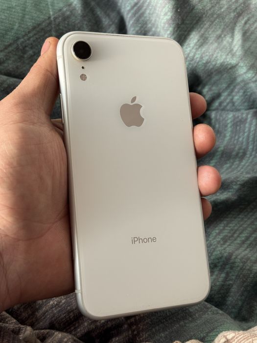 Iphone xr 64gb..