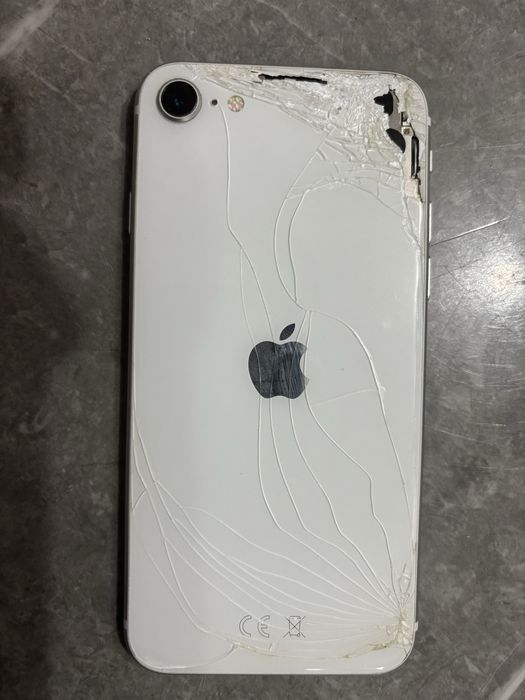 Продам iphone SE 2020 г