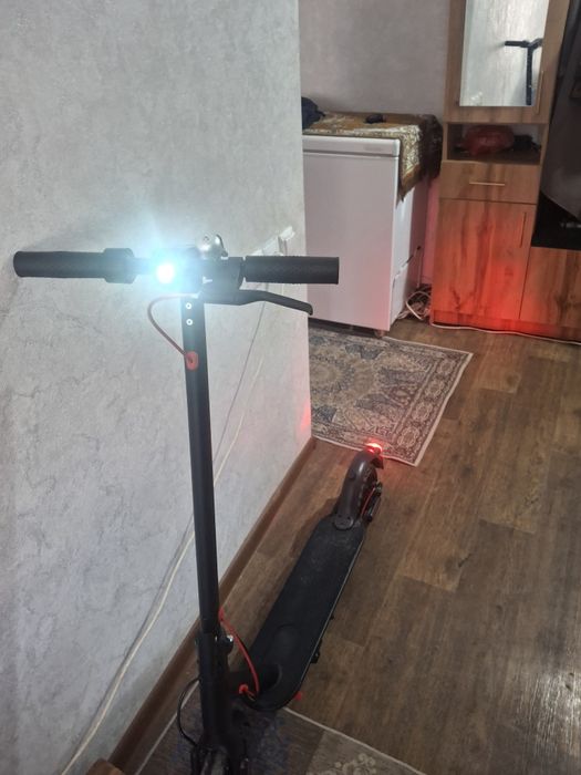 Продам электросамокат