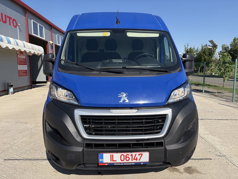 Peugeot Boxer L2H2  3 locuri - 2.2 BlueHDi 140 CP - An 2024 - 79.739 km - TVA Inclus
