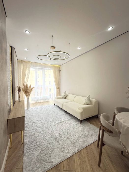 Срочно сдаю 2х ком кв-ру 7/10 ЖК Нур Алайский рынок м. Абдулла К А1