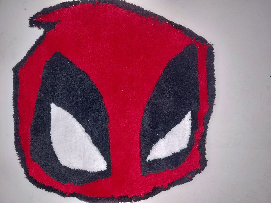 Продам Ковер «Мини-Дедпул» (тафтинг)