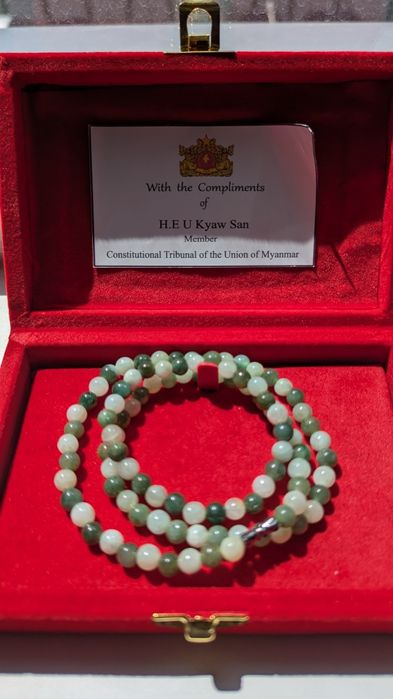 Ожерелье и браслет из Мьянмы